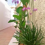 Via Del Mare Bed & Breakfast 4*