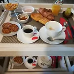 Via Del Mare Bed & Breakfast