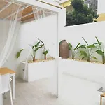 Via Del Mare Bed & Breakfast 4*