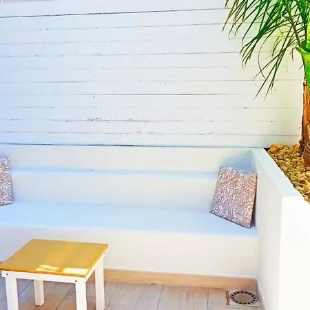 לינה וארוחת בוקר Via Del Mare 4*