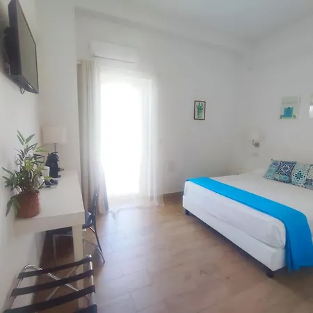 Via Del Mare 4*