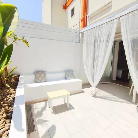 Via Del Mare לינה וארוחת בוקר